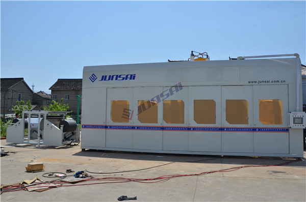 想看吸塑裁切一體機？來駿精賽雅式展！