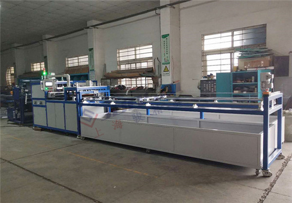 地熱膜全自動<a href=http://www.ie6.com.cn/ target=_blank class=infotextkey>熱合機</a>